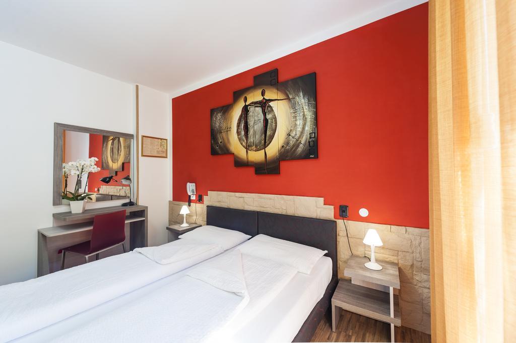 Hotel Garni Ischia Malcesine Habitación foto